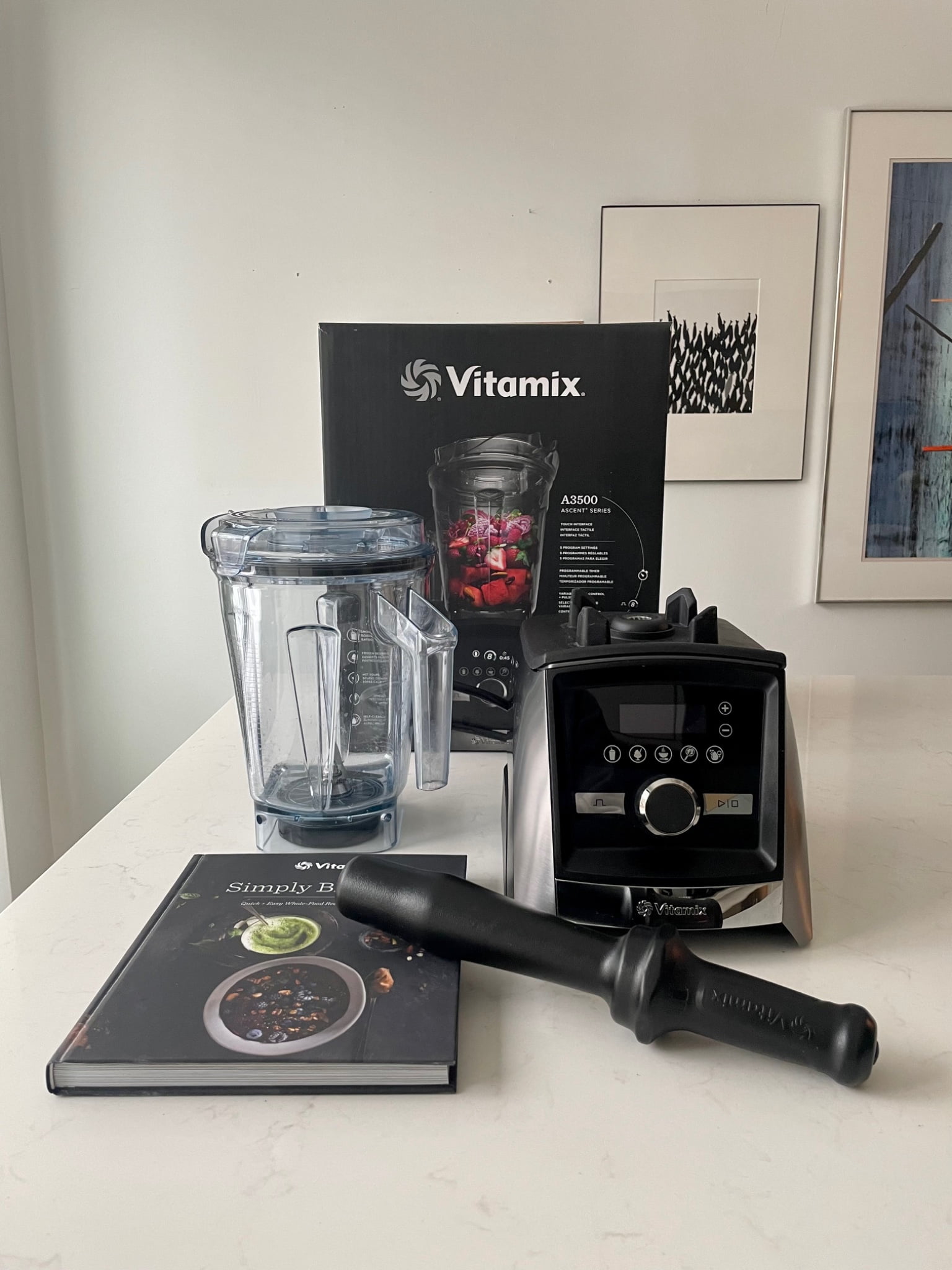 Vitamix A3500 uses a touch-screen control panel