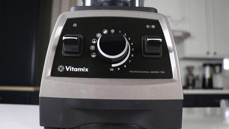 Vitamix 750 has five presets that make it convenient and easy to use. 