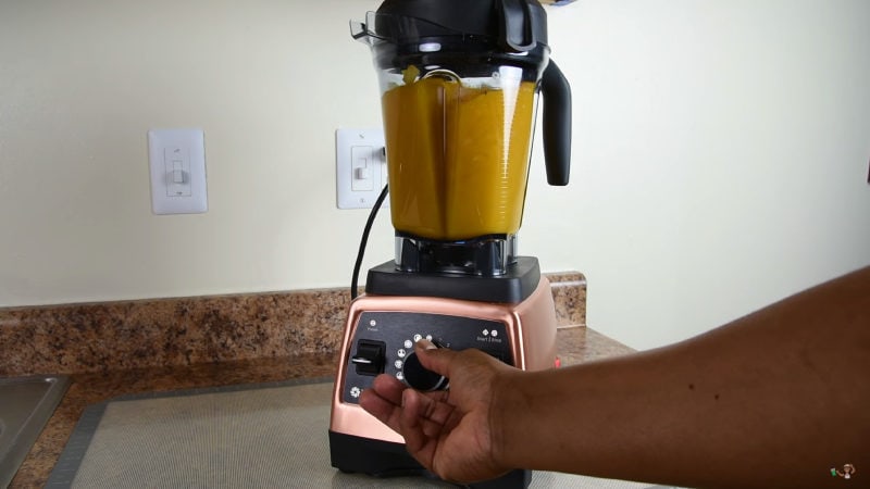 The Vitamix 750 Heritage has a safer seal, which makes it safer for users
